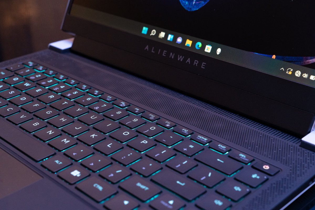 imagen frontal de la computadora