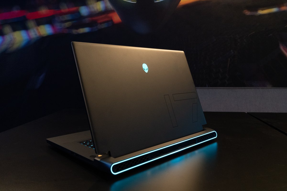 parte de atras alienware x17